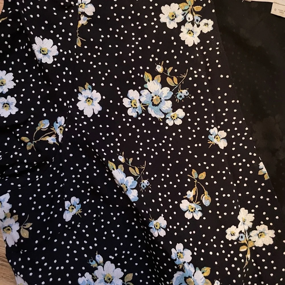 Ann Taylor Loft floral wrap around tie dress size 8- EUC - Picture 3 of 3